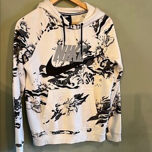 Nike women’s the force is female Cream and Black Floral Hoodie small